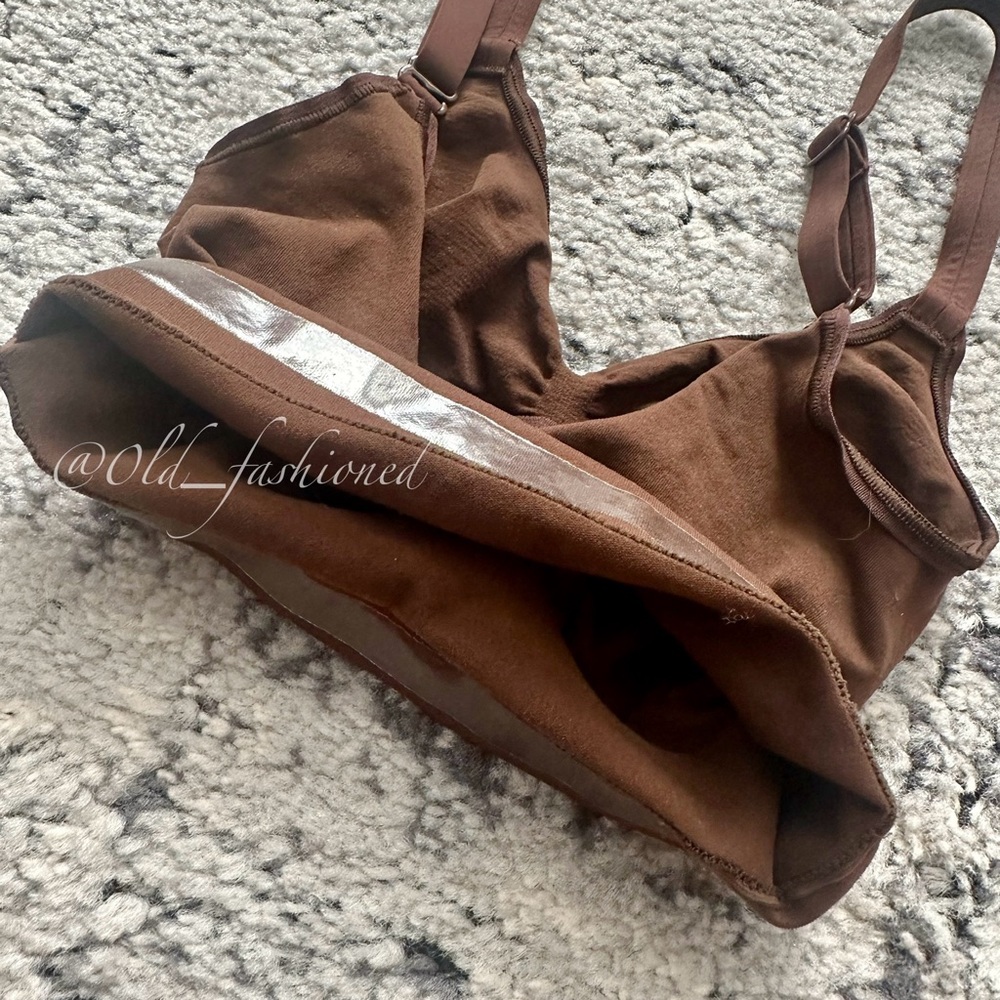 SKIMS Everyday Sculpt Bralette - Picture 8 of 9